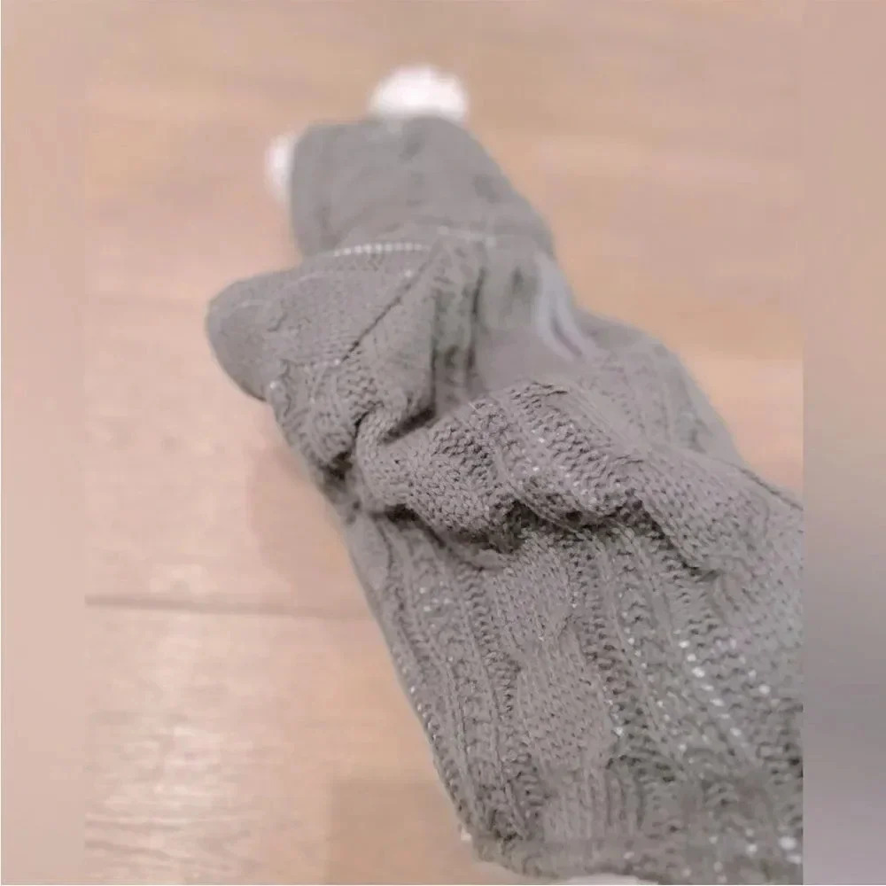 NWOT GREY W WHITE FUR LINED CABLE KNIT SWEATER WITH HOOD FOR DOG SIZE XS - Picture 8 of 9